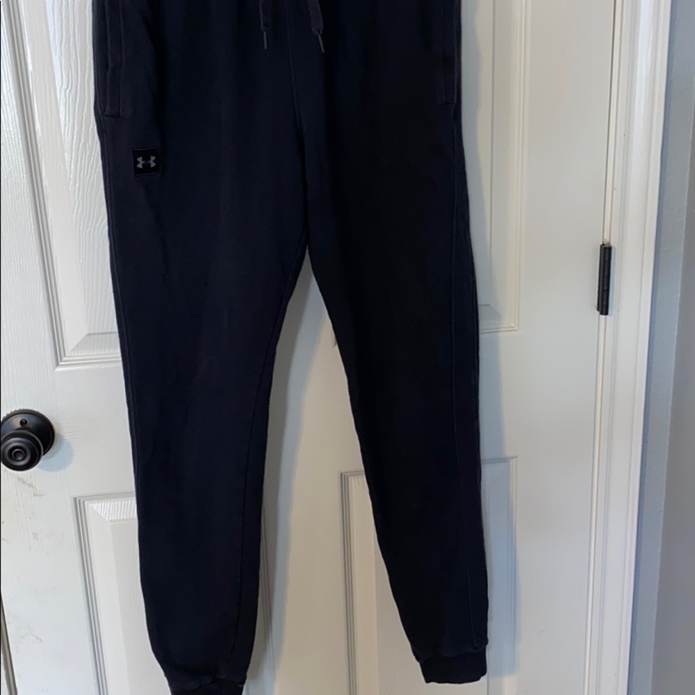 Black under armour joggers